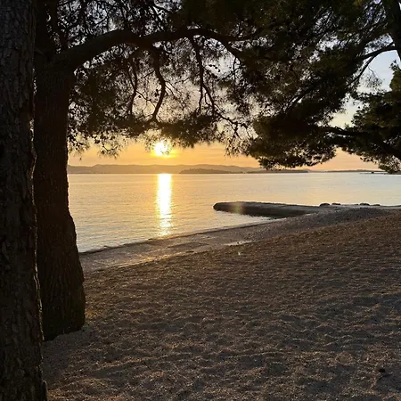 Mobile Loren Biograd Na Moru